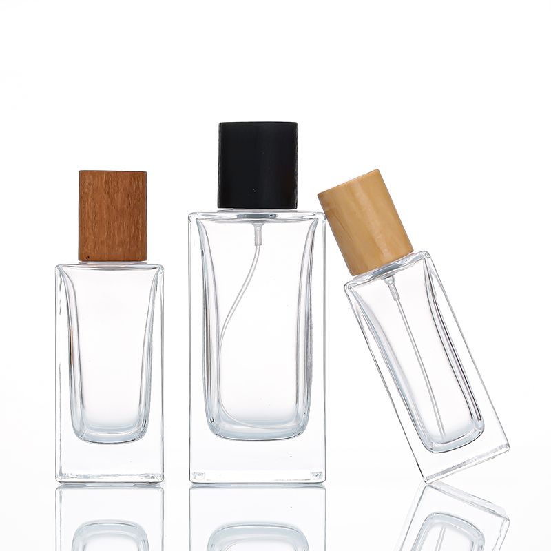 Pretty perfume bottles with wooden cap