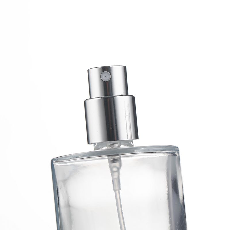 Pretty perfume bottles with wooden cap